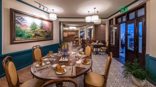 Étterem, Cat Cat Galerie d’Art near Cat Cat Kisebbségi Falu