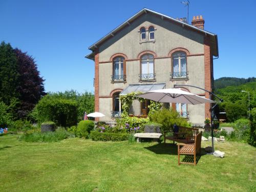 Entrance, La Maison Du Marchand in Peyrat-le-Chateau