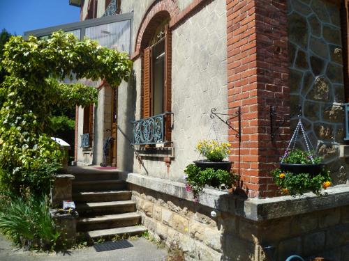 Entrance, La Maison Du Marchand in Peyrat-le-Chateau