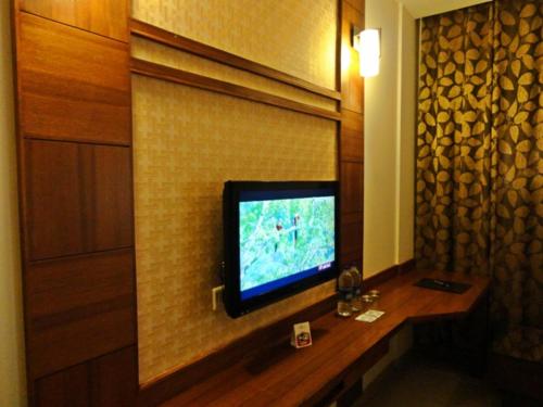 Mint Hotel Chandigarh Set in a prime location of Chandigarh, Treebo Mint puts everything the city has to offer just outside your doorstep. The property offers a wide range of amenities and perks to ensure you have a great 