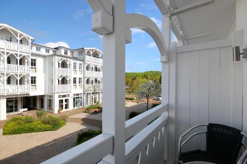 Balcony/terrace, Seepark Sellin - by Rujana in Ostseebad Sellin