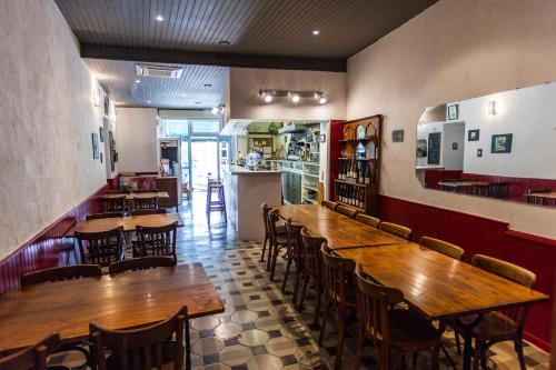 Restaurant, Hôtel de la Place (Hotel de la Place) in Mézel