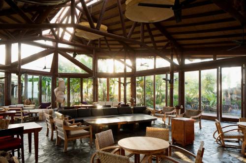 Shared lounge/TV area, Coconuts Beach Club Resort & Spa in Siumu