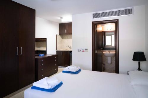 Villa Harmonia - 4 Bedroom Luxury Beach Front Villa with private Swimming Pool