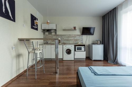 Apartment on Bratyev Kashirinyk 111 - main image