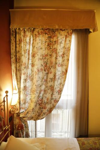 Albergo delle Drapperie – Bologna, KY