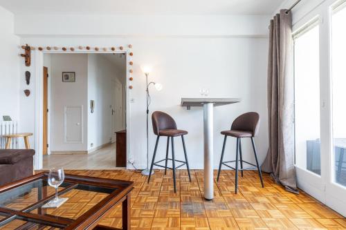 Open View Studio with Garage