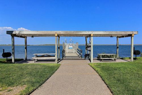 Channelview 215 - image 12