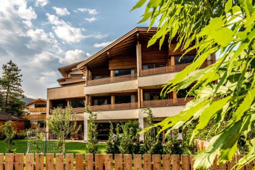 Mysciliar Apartment Tree ii