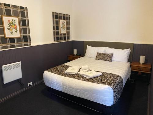 The Esplanade Motel Set in a prime location of Lakes Entrance, The Esplanade Motel puts everything the city has to offer just outside your doorstep. The hotel has everything you need for a comfortable stay. Free Wi-Fi in