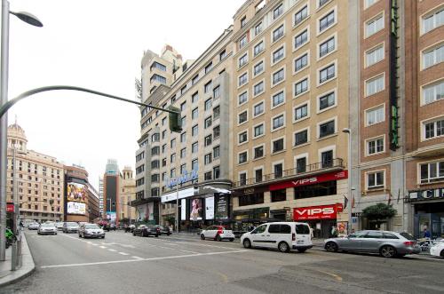 Hellenhost - Gran Vía 3