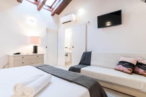 B&B Madrid - Hellenhost - Gran Vía - Bed and Breakfast Madrid