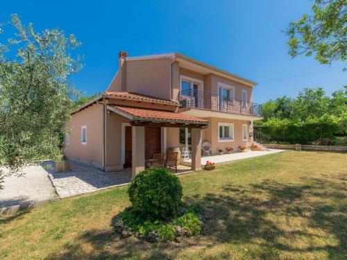 Holiday Home Gea by Interhome in Veliki Vareski
