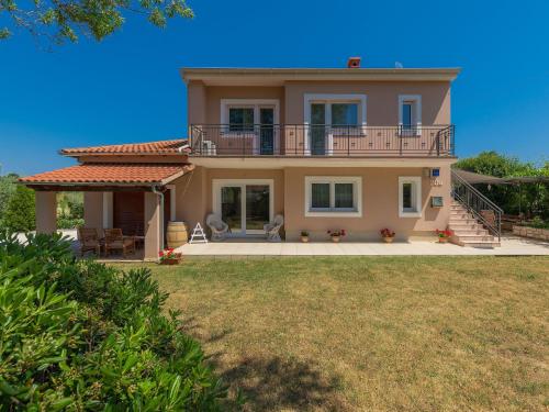 Holiday Home Gea by Interhome in Veliki Vareski