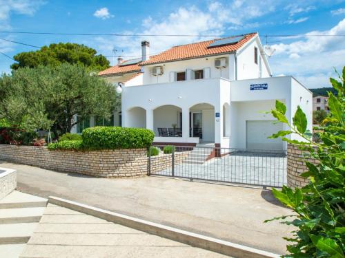  Holiday Home Tramontana by Interhome, Pension in Sovlje