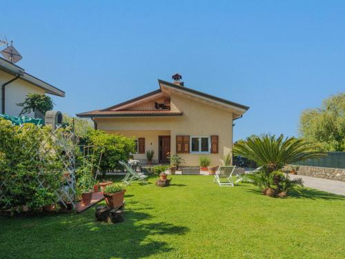  Apartment Emiliano by Interhome, Unterkunft in Marina di Massa