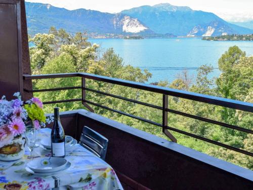  Apartment Roccolo Miralago by Interhome in Cerro Lago Maggiore