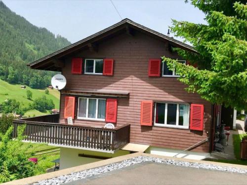  Apartment Altenried- Chalet by Interhome in Zweisimmen