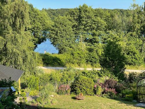 View, Ferienzimmer Suhrer Seeblick in Plon