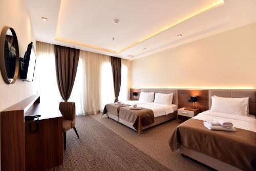 Hotel Lazaro - image 14