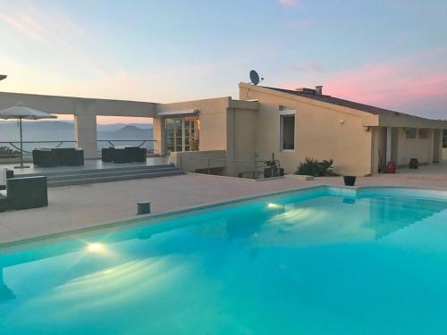 Holiday Home Villa Les Toscanes by Interhome