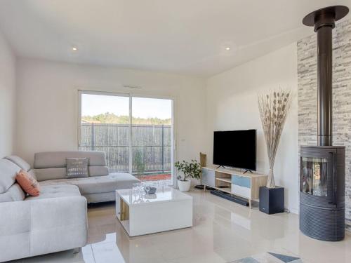 Holiday Home La Bruyère by Interhome (Holiday Home La Bruyere by Interhome) in แซโญส