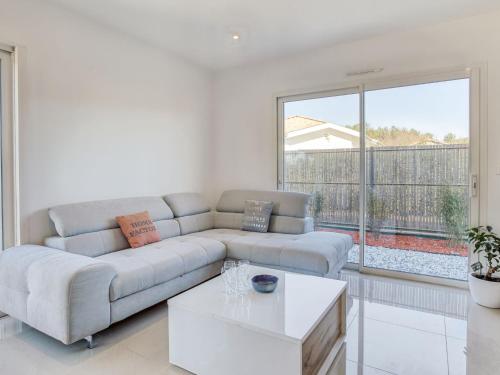 Holiday Home La Bruyère by Interhome (Holiday Home La Bruyere by Interhome) in แซโญส