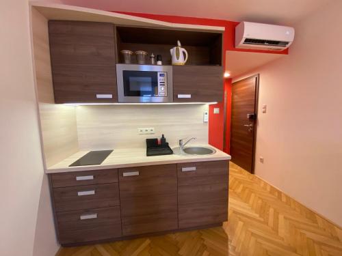 Frank & Fang Apartments MK1 1