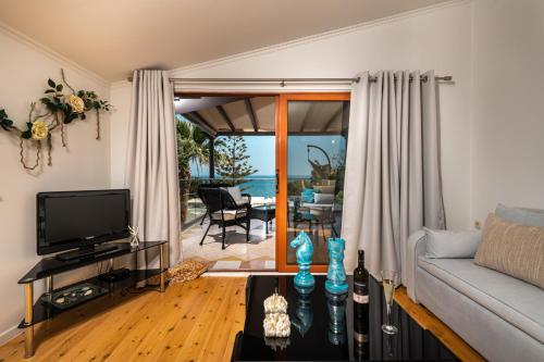 Tortuga Dafni Bay Villas on the beach - image 11