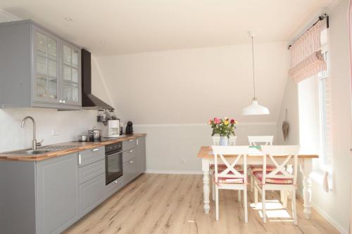 Bootshaus-am-Strand-Wohnung-4 - image 2