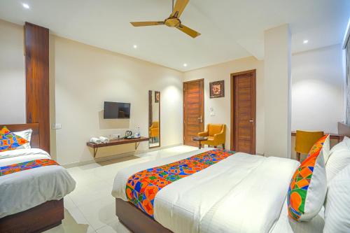 Deluxe Double Room image 2
