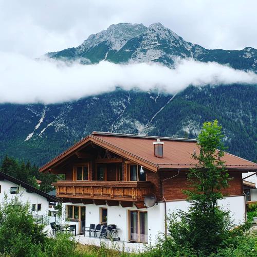 Schickster Mountain Lodge