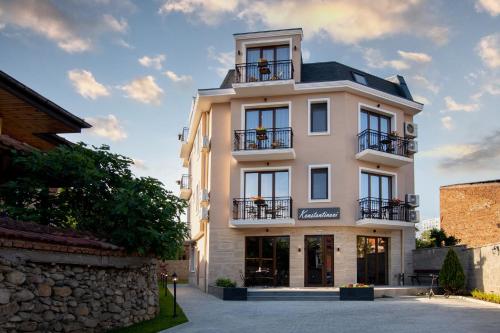 Family Hotel Konstantinovi