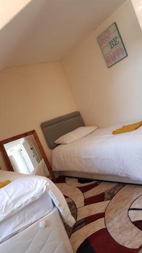 89 Clerk Street Room Type - Economy Twin Room