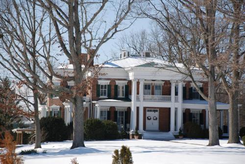 Rockwood Manor Bed & Breakfast