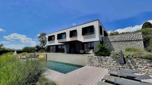 Gairaut Panorama Piscine gîte à louer Falicon