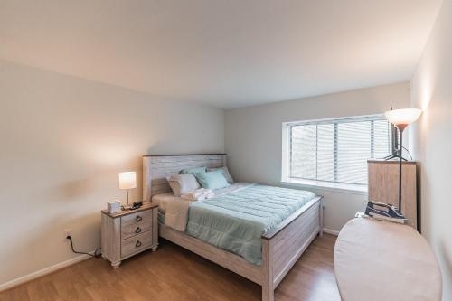Entire Condo 2 Bed 1.5 Bath