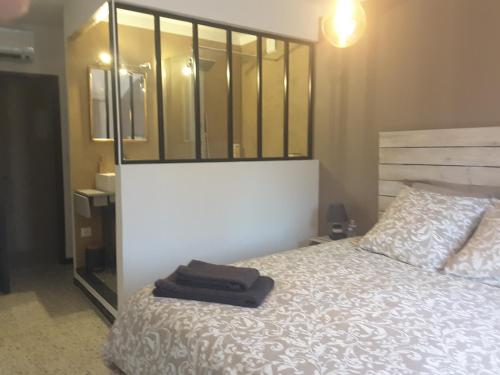 Suite terracotta Philoxenia chambre d'hôte Jouques