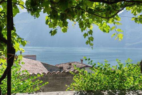 View, Maison Du Lac in Limone sul Garda