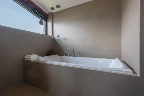 Bathroom, Maison Du Lac in Limone sul Garda