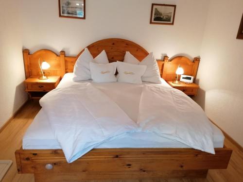 Suite (2 connected rooms)