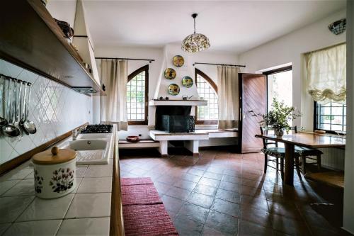 Villa del Nibbio luxury villa with pool in Umbria in 菲庫萊