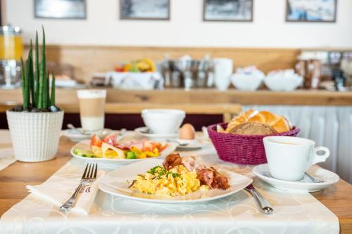 Hotel Alpina - main image