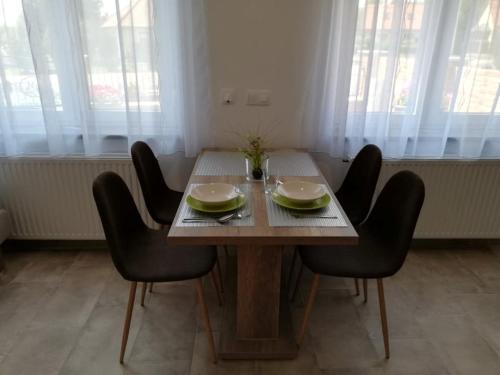 Зручності, Mona Apartman in Сарвар