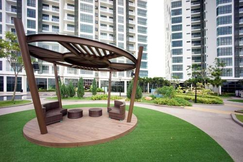 AB HOME 'Moon Suite' GREEN HAVEN #360'CityView JB