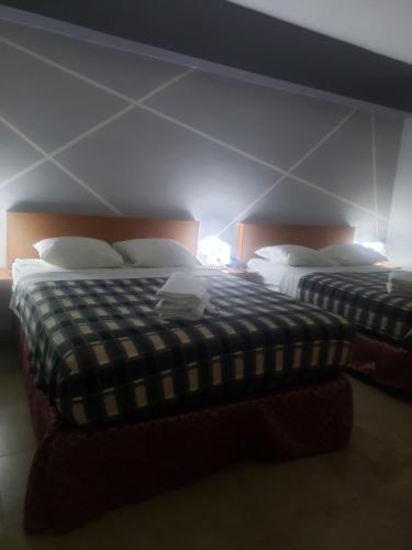2 double beds