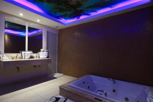 LESSENCE MOTEL in Jaguare