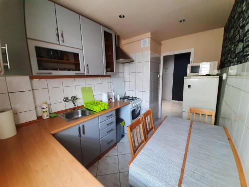 Cozinha, Apartament na Podwalu in Velho Subúrbio