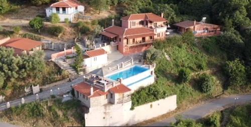 ZenTerra Country house with prive swimming pool and view in Andritsena