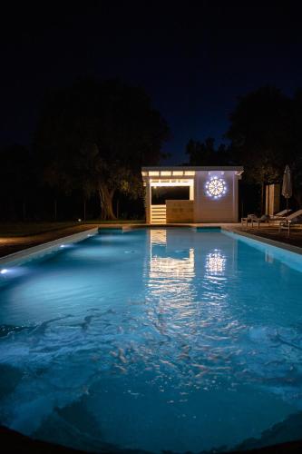 Swimming pool, Trulli Margherita, intera struttura per il tuo relax in Francavilla Fontana